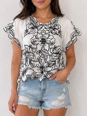 Broadway 38 White Black  Embroidered Top Medium Boho Blouse Floral Cotton